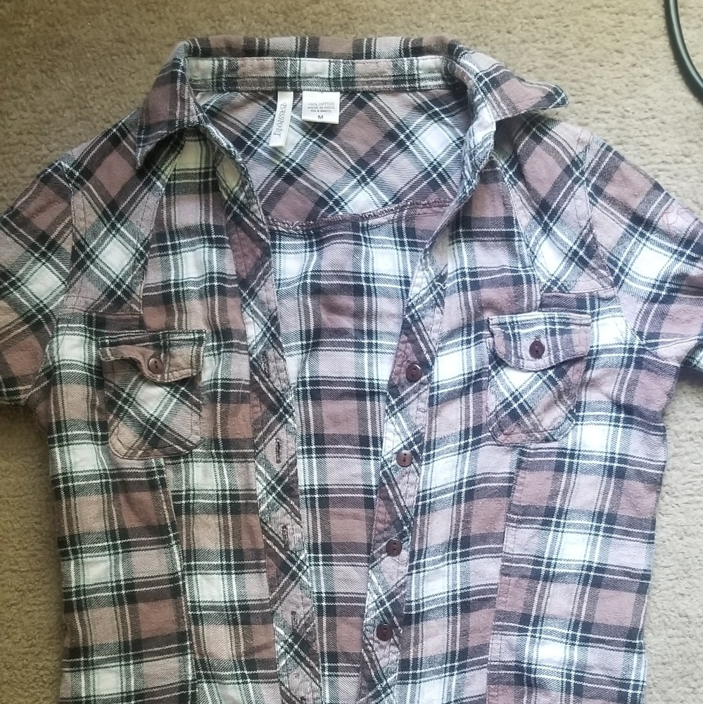 Lightweight Plaid Buttonup